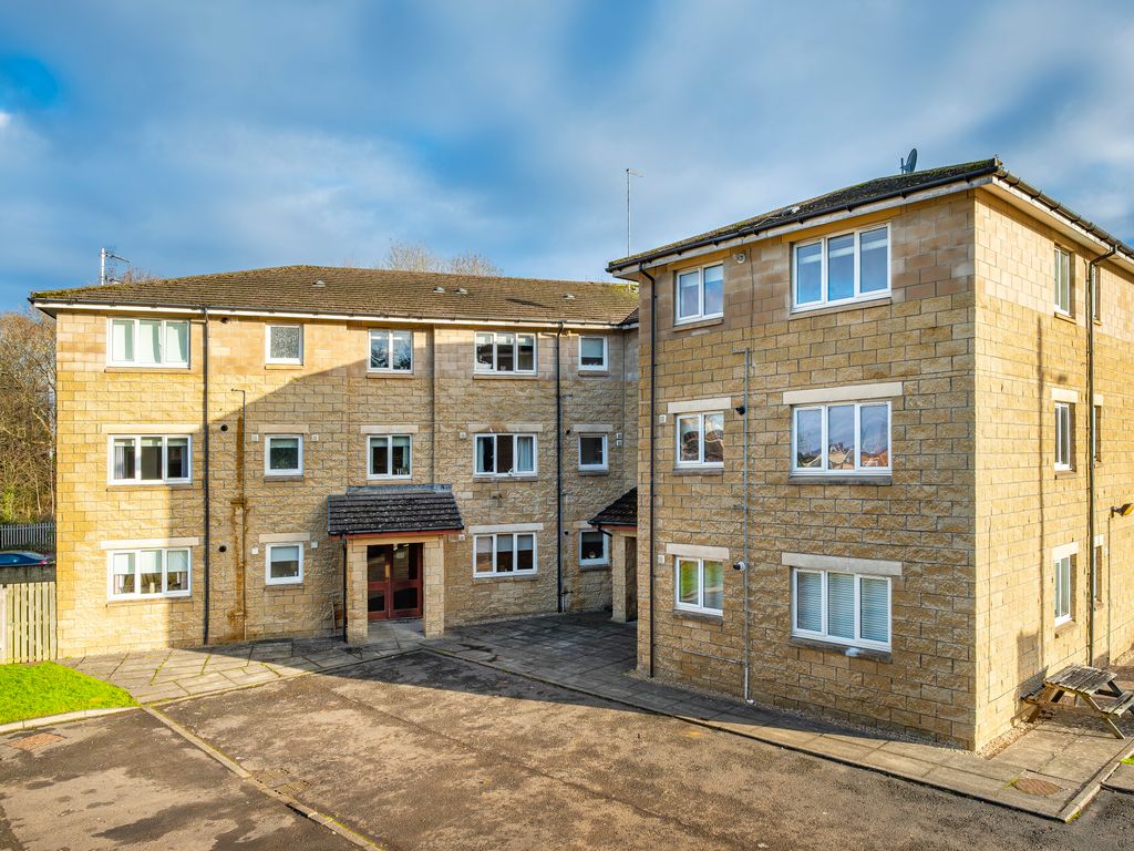 3 bed flat for sale in Dukes Court, Cambuslang, Glasgow G72, £125,000 Zoopla