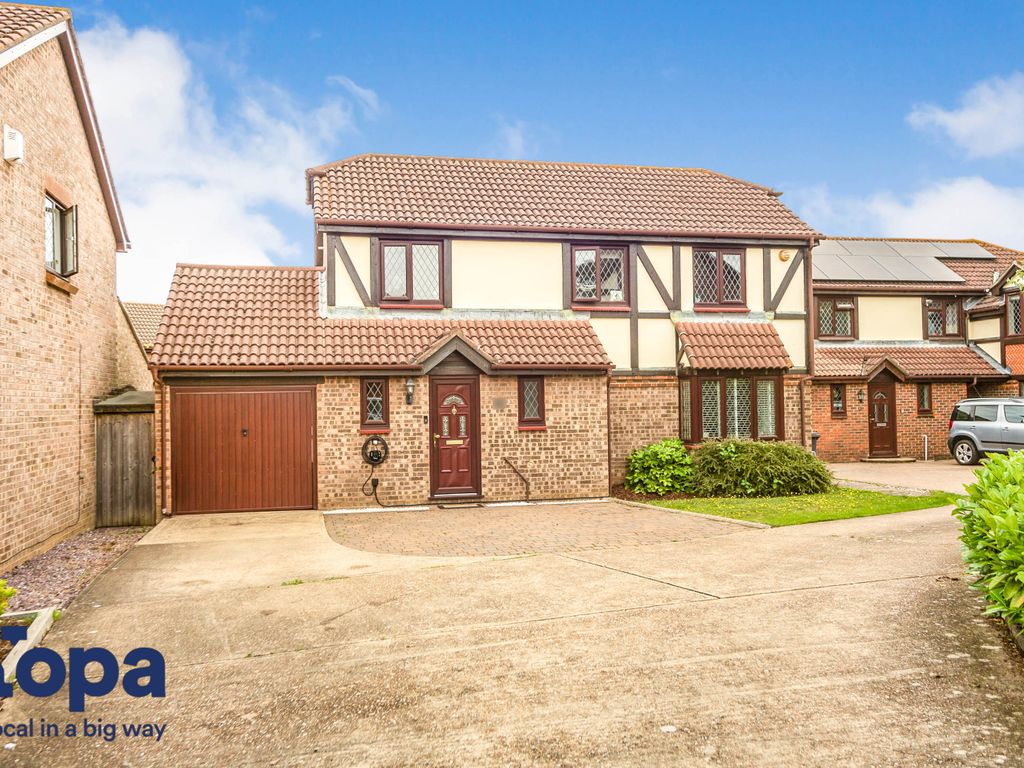 4 bed detached house for sale in Bridgewater Place, Leybourne, West