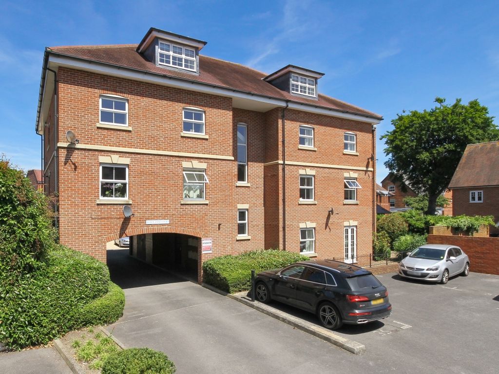 2 bed flat to rent in Coopers Lane, Abingdon OX14, £1,400 pcm Zoopla