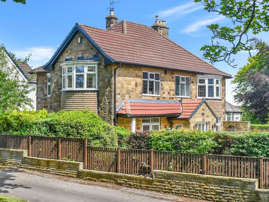 5 bed detached house for sale in Park Crescent, Guiseley, Leeds LS20