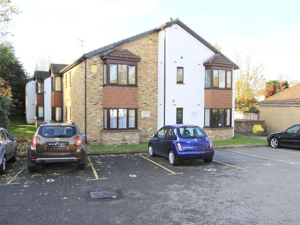 Studio to rent in Sycamore Court, Harlington Road UB8, £925 pcm Zoopla