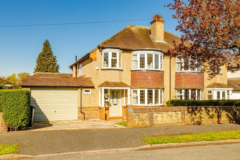 4 bed semidetached house for sale in Montague Avenue, Sanderstead, South Croydon CR2 Zoopla