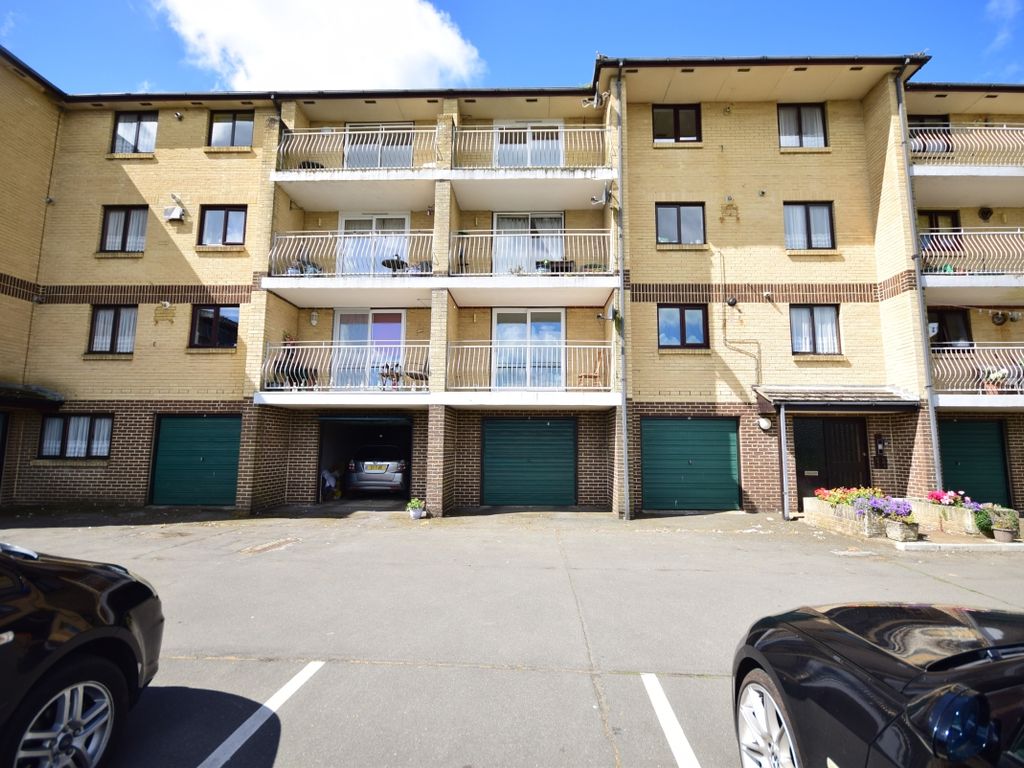 2 bed flat to rent in East Mount Road, Shanklin PO37, £950 pcm Zoopla