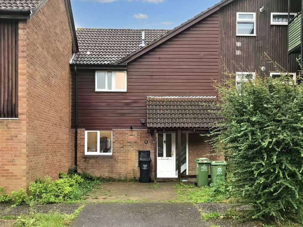 4 bed terraced house for sale in Scaldhurst, Pitsea, Basildon SS13, £