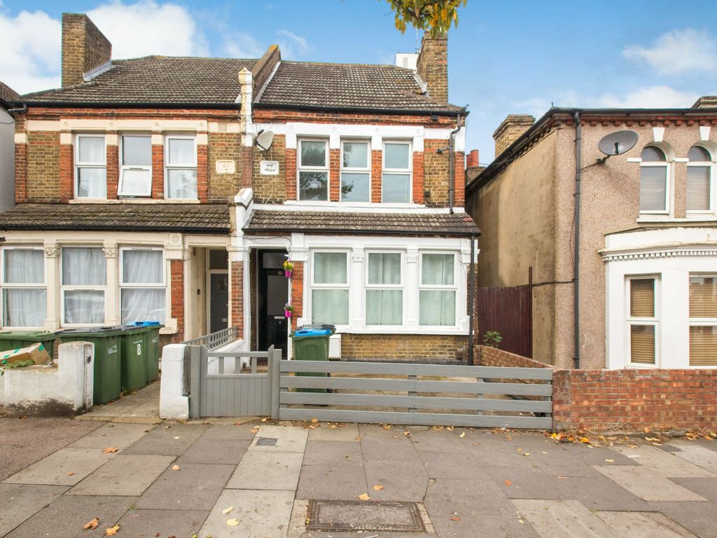 2 bed flat for sale in Griffin Road, London SE18, £325,000 Zoopla