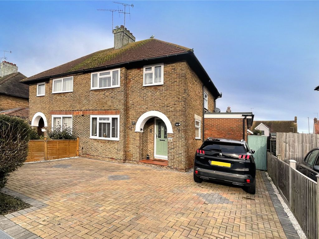 3 bed semidetached house for sale in Albert Road, Rustington