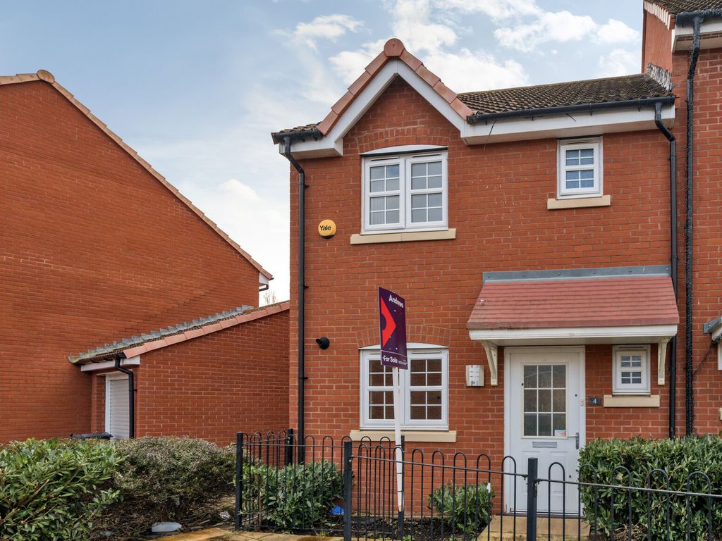 3 bed end terrace house for sale in Bromley Road Kingsway, Quedgeley