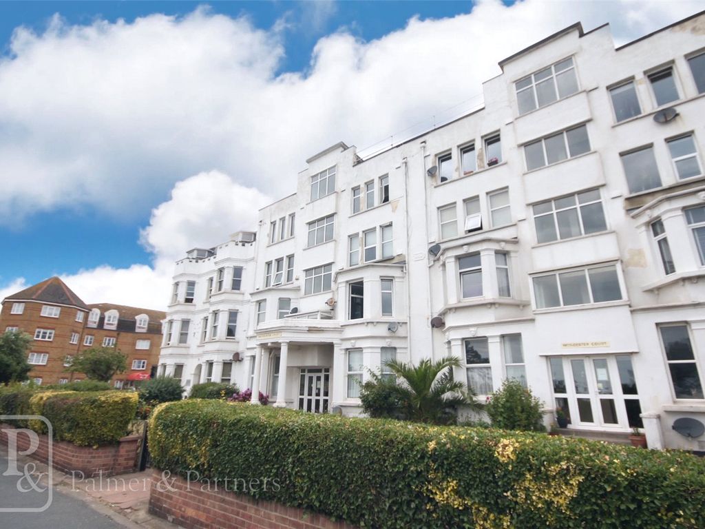 2 bed flat for sale in Marine Parade West, ClactonOnSea, Essex CO15