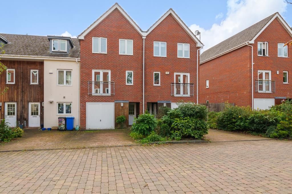 4 bed town house for sale in Ascot, Berkshire SL5, £600,000 Zoopla