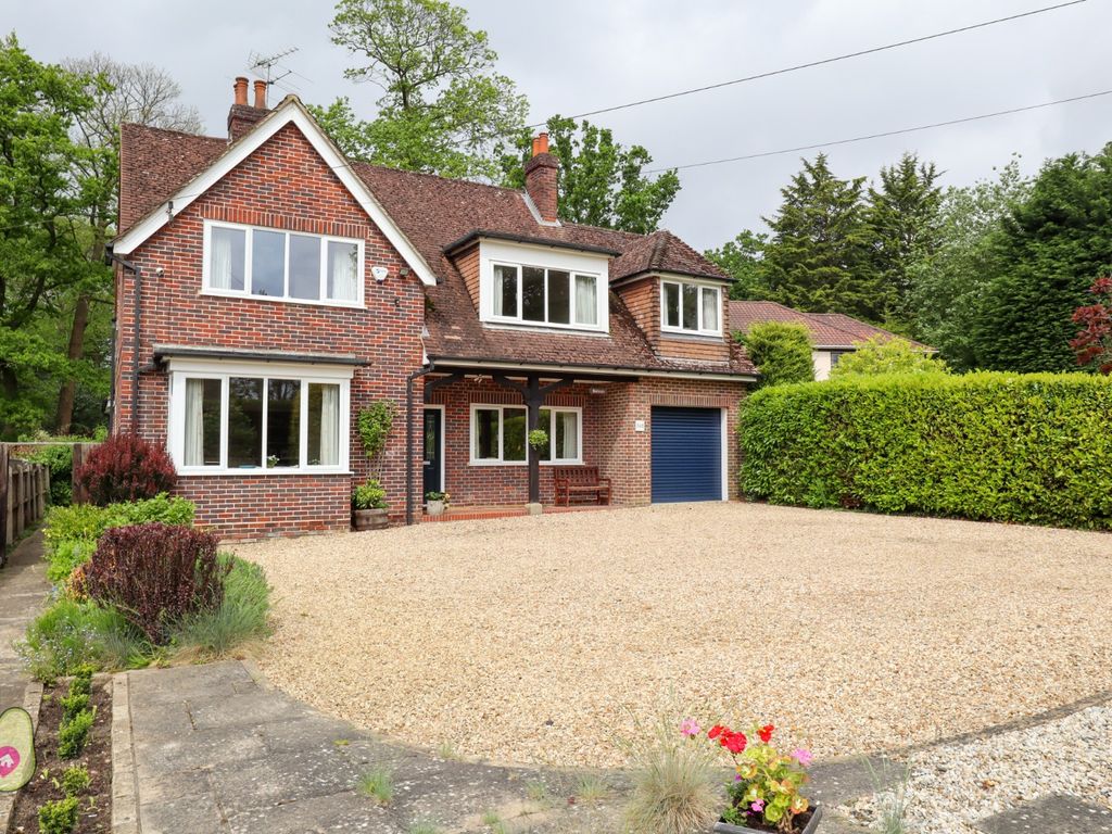 4 bed detached house for sale in Farnborough Road, Farnborough