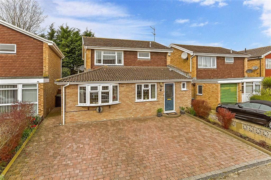 3 bed detached house for sale in Worcester Close, Istead Rise, Kent