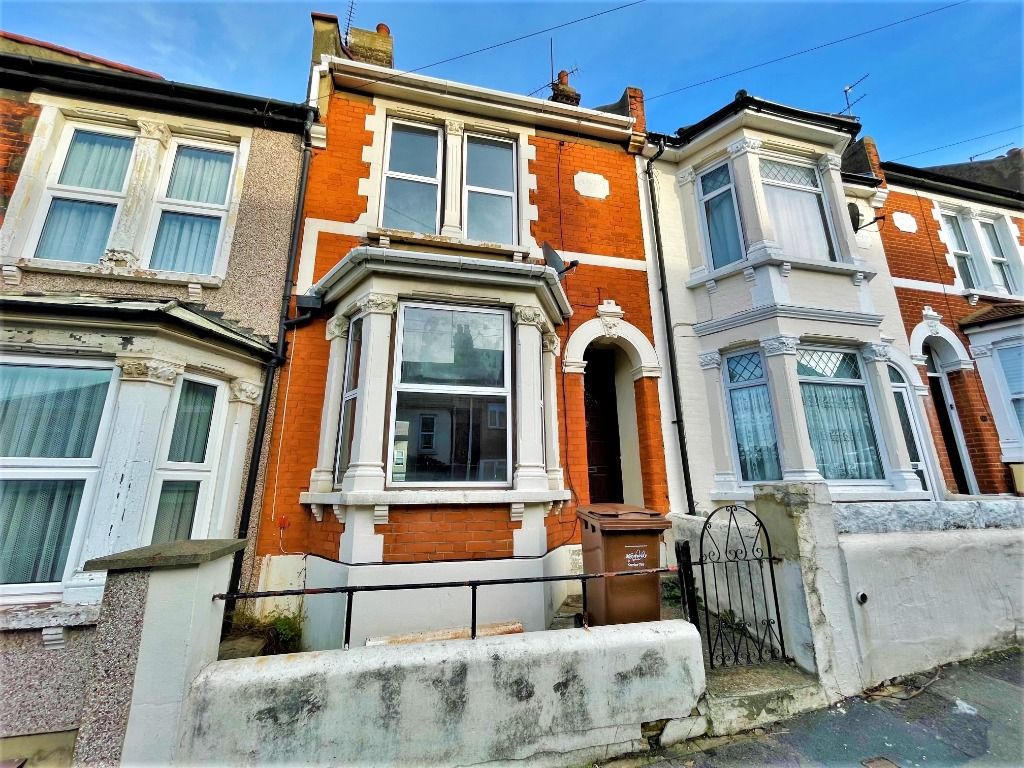 3 bed terraced house to rent in Ross Street, Rochester, Kent ME1 Zoopla