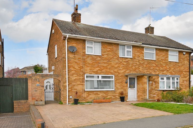 3 bed semidetached house for sale in Arnold Avenue, Charnock
