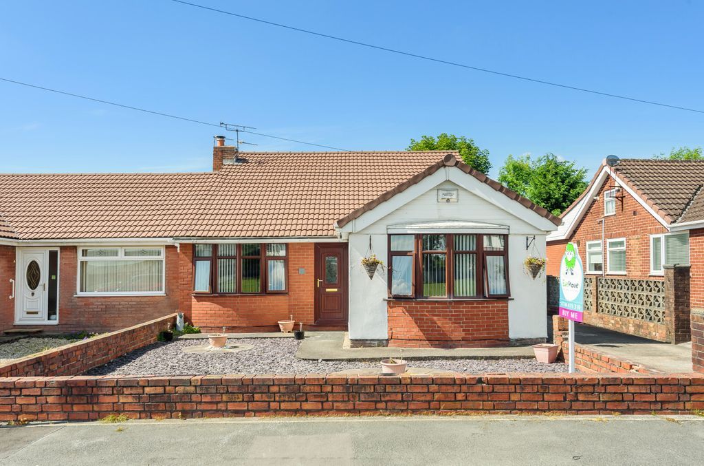 3 bed semidetached bungalow for sale in Crawford Close, Clock Face, St