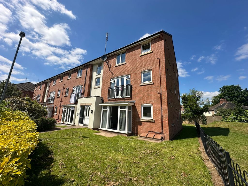 2 bed flat to rent in Signals Drive, Coventry CV3, £1,200 pcm Zoopla