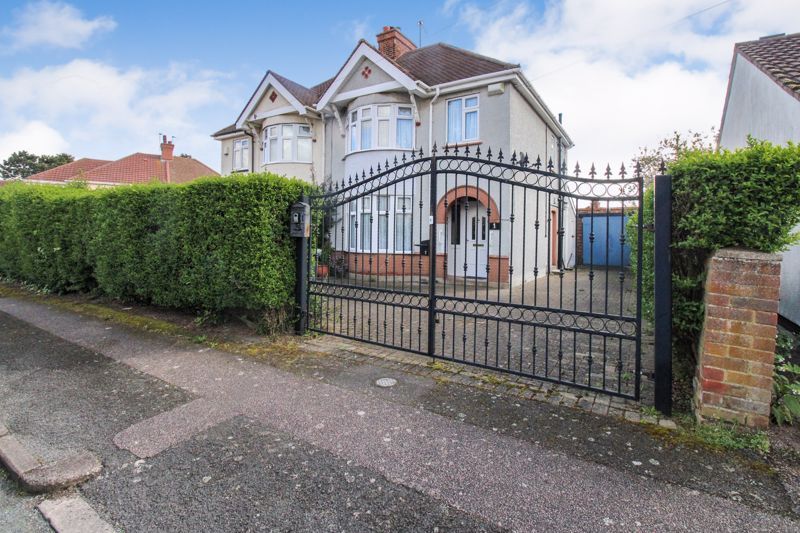 3 bed semidetached house for sale in Harefield Avenue, Kempston