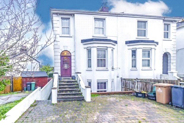 Earlsbrook Road, Redhill, Surrey RH1  