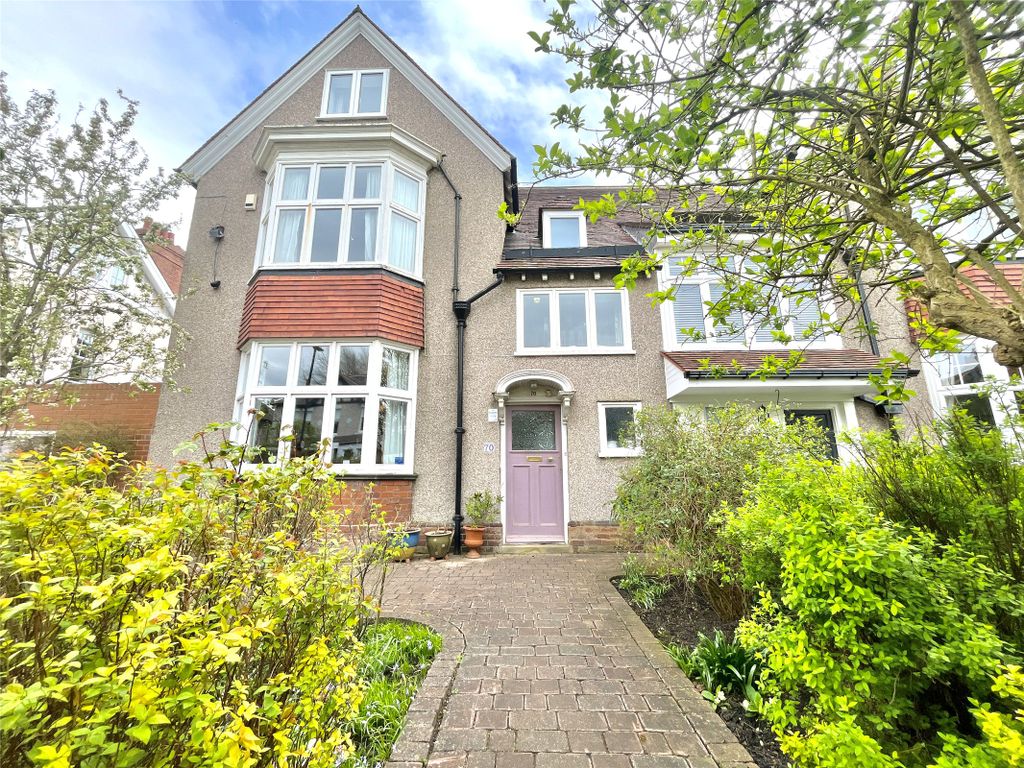 6 bed semidetached house for sale in Moorside South, Fenham, Newcastle Upon Tyne NE4, £590,000