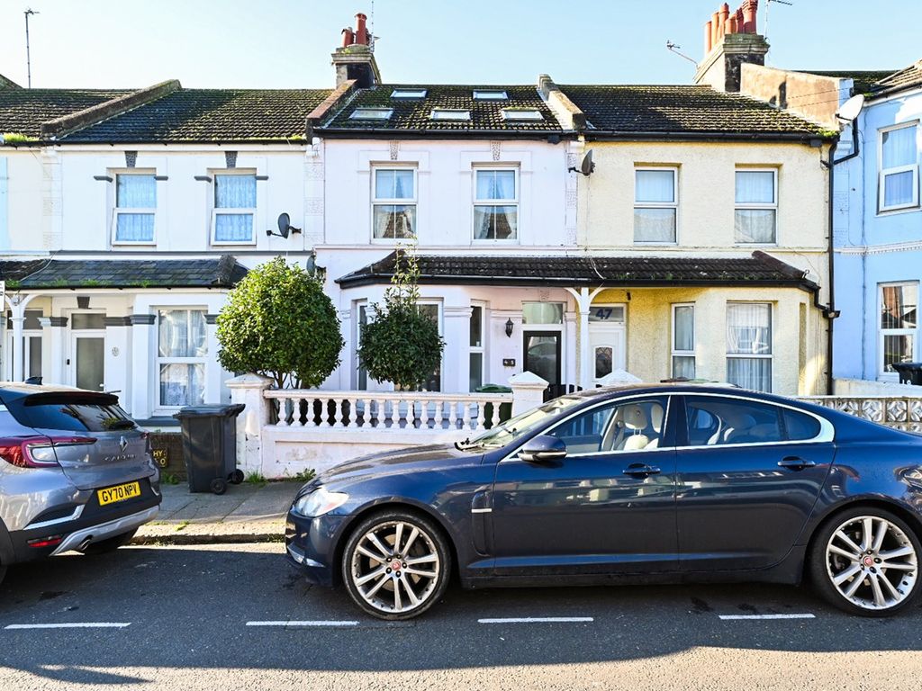 4 bed terraced house for sale in Windsor Road, Bexhill On Sea TN39 Zoopla
