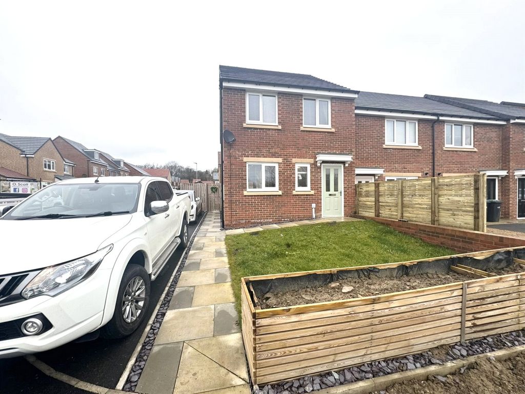 3 bed end terrace house for sale in Birch Way, Newton Aycliffe, Durham