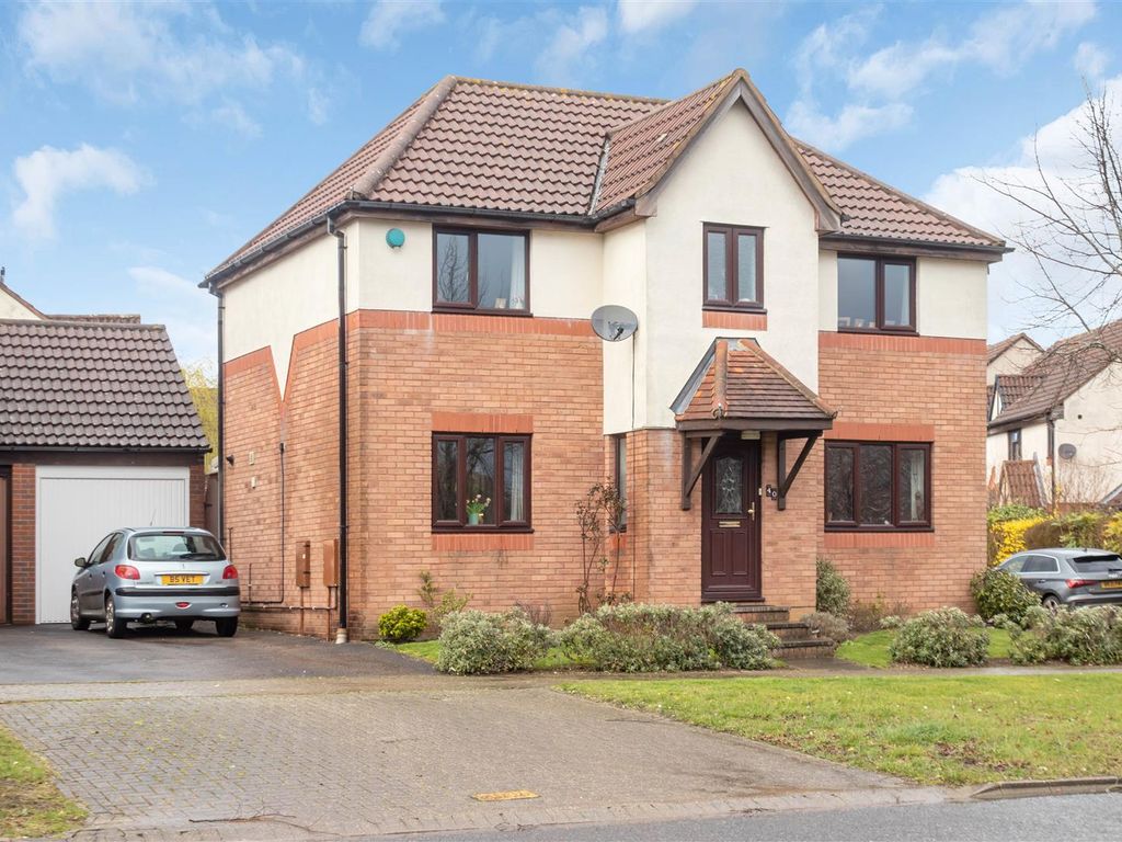 4 bed detached house for sale in Dulverton Drive, Furzton, Milton