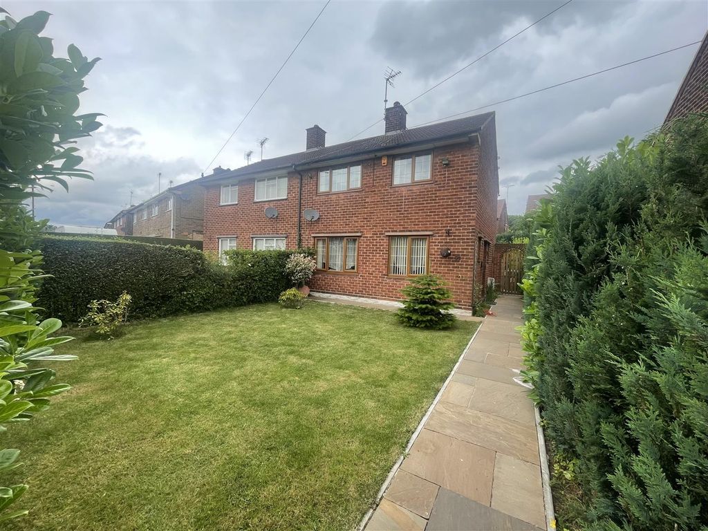 3 bed semidetached house for sale in Valley Road, Shirebrook