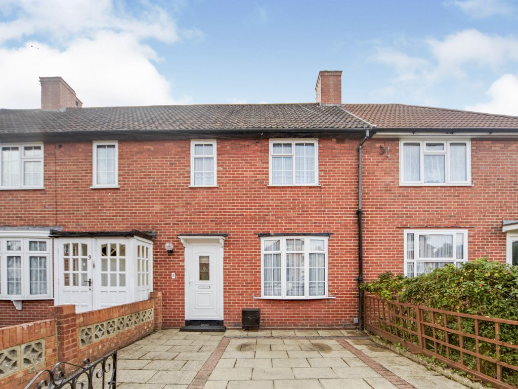 3 bed terraced house for sale in Waltham Road, Carshalton SM5 Zoopla