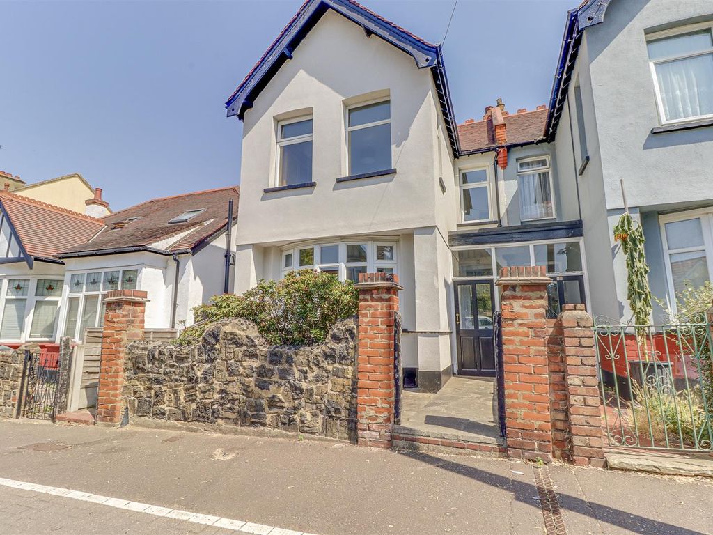 3 bed semidetached house for sale in Rochford Avenue, WestcliffOnSea