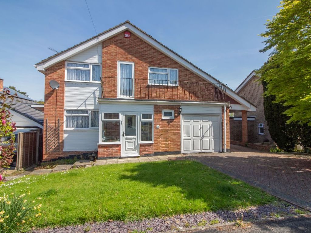 4 bed detached house for sale in Halifax Rise, Waterlooville PO7, £