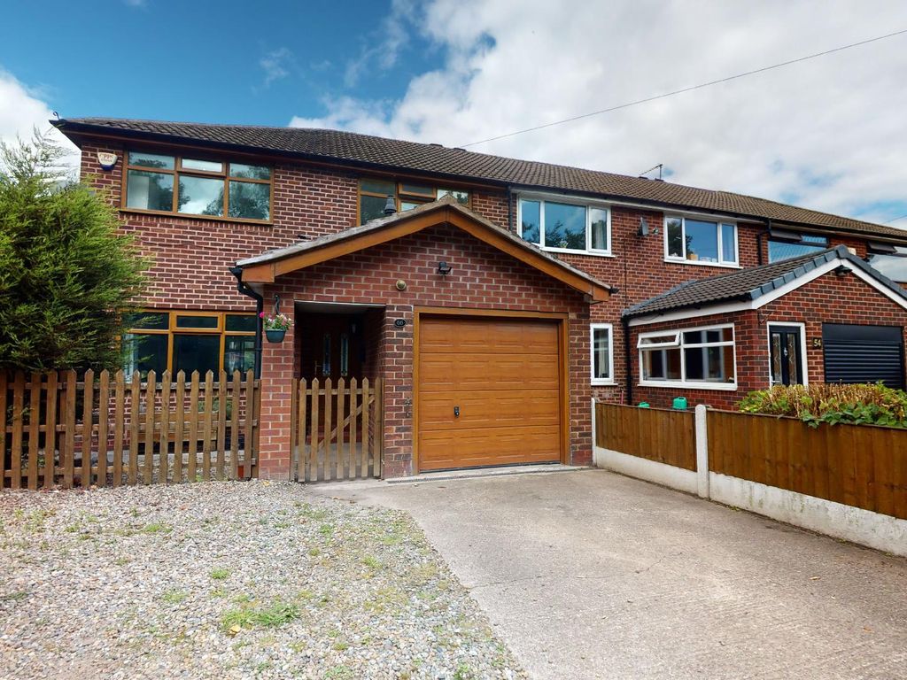 3 bed semidetached house for sale in Manchester Road, Carrington