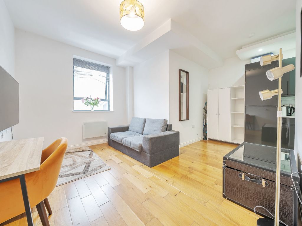 1 bed flat to rent in Elmfield Road, Bromley BR1, £1,200 pcm Zoopla