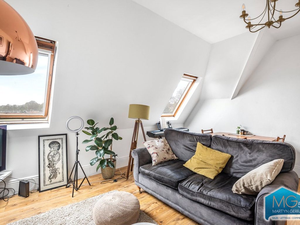 1 bed flat to rent in Ferme Park Road, Stroud Green, London N4, £1,550 pcm Zoopla