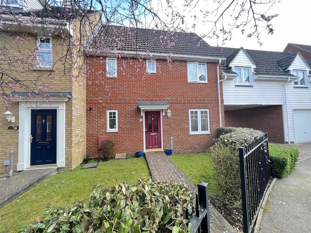 3 bed terraced house for sale in Acacia Drive, Dunmow CM6 Zoopla