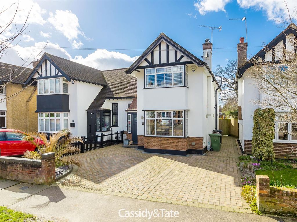 3 bed semidetached house for sale in Hazelwood Drive, St.Albans AL4