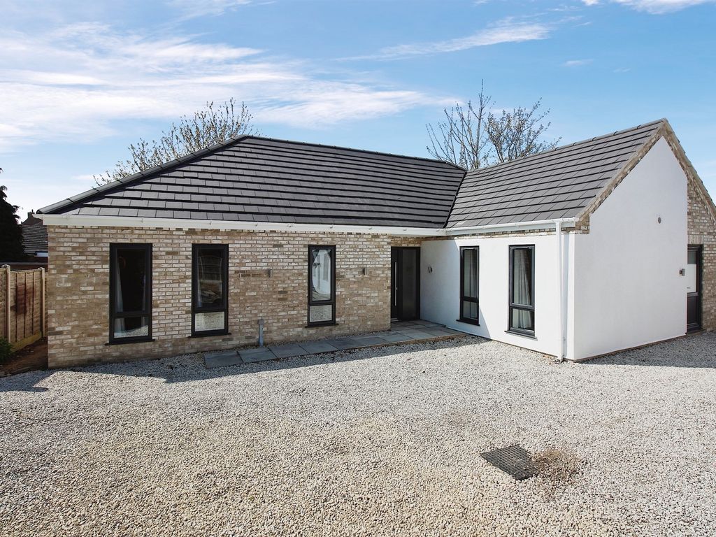 3 bed detached bungalow for sale in Silver Street, Bardney, Lincoln LN3