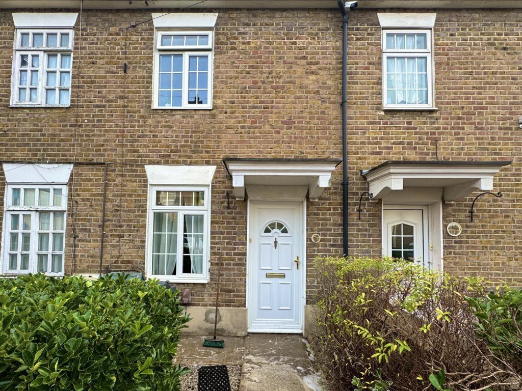 2 bed property to rent in Park Street, Slough SL1, £1,450 pcm Zoopla