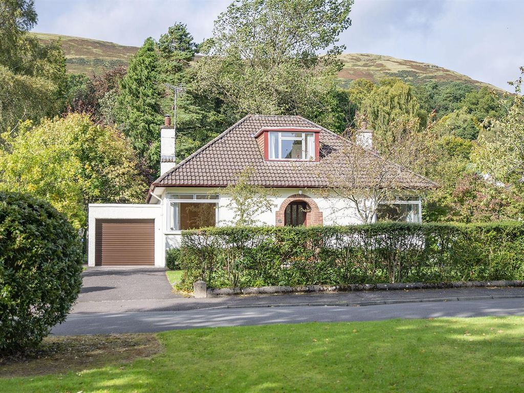 4 bed detached house for sale in Strachan Crescent, Dollar FK14, £