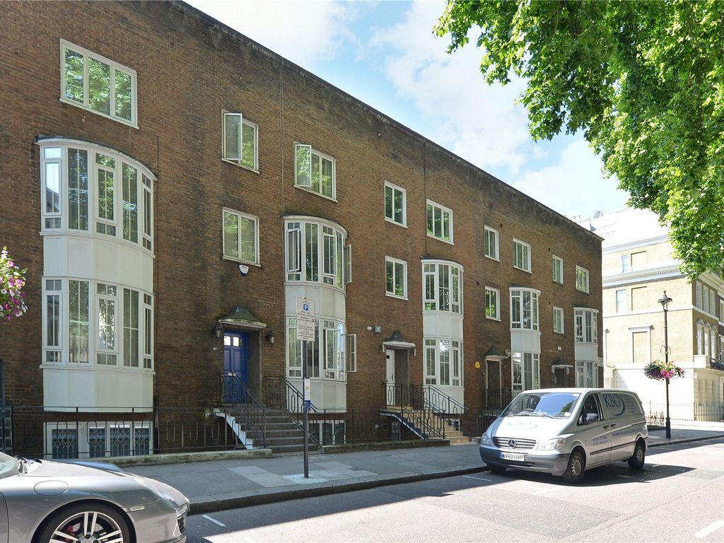 5 bed terraced house for sale in Hyde Park Square, Hyde Park Estate