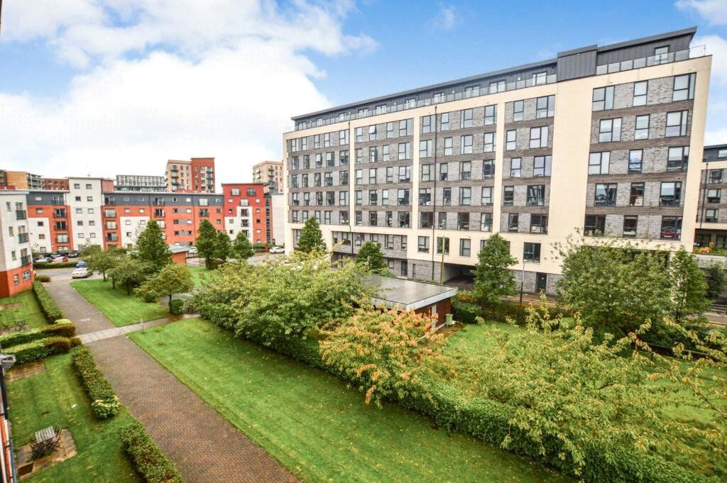 1 bed flat to rent in Slater House, Woden Street, Salford, Parking