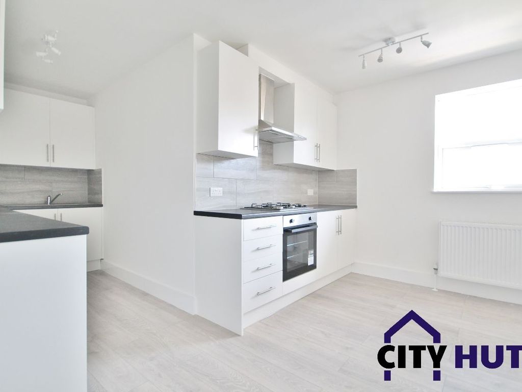 4 bed flat to rent in Turnpike Lane, London N8 Zoopla