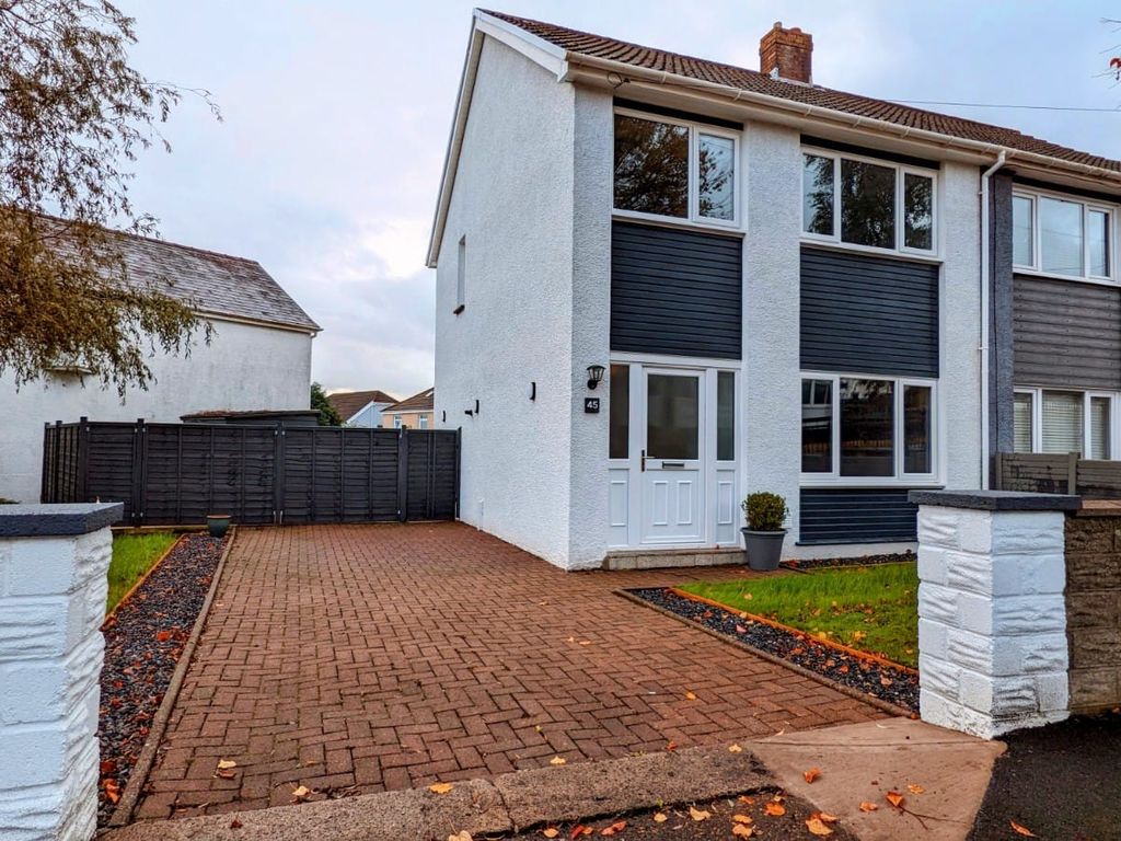 3 bed semidetached house for sale in St John's Road, Manselton