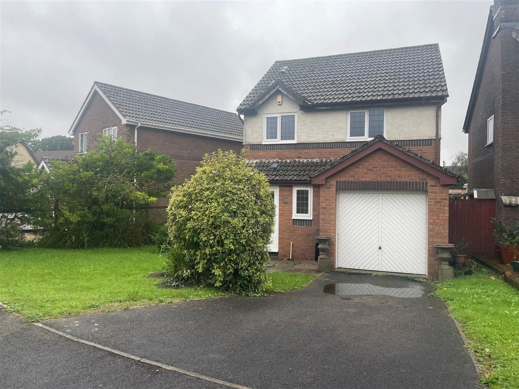 3 bed detached house for sale in Dol Helyg, Pembrey, Burry Port SA16, £