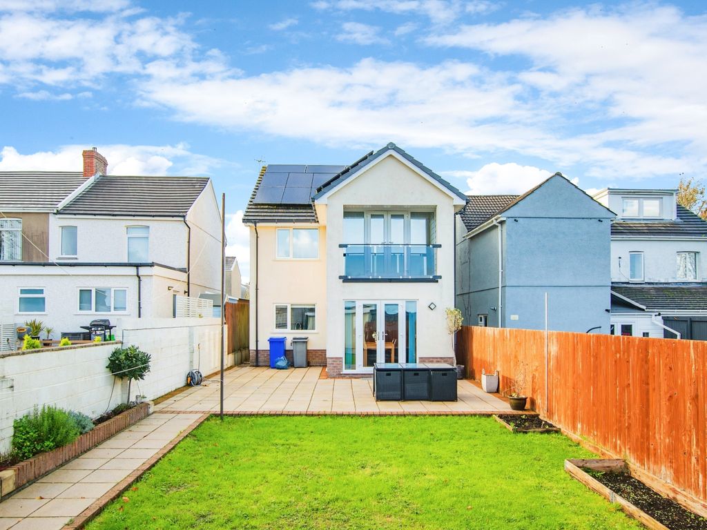 4 bed detached house for sale in Penygraig Road, Llanelli SA14, £