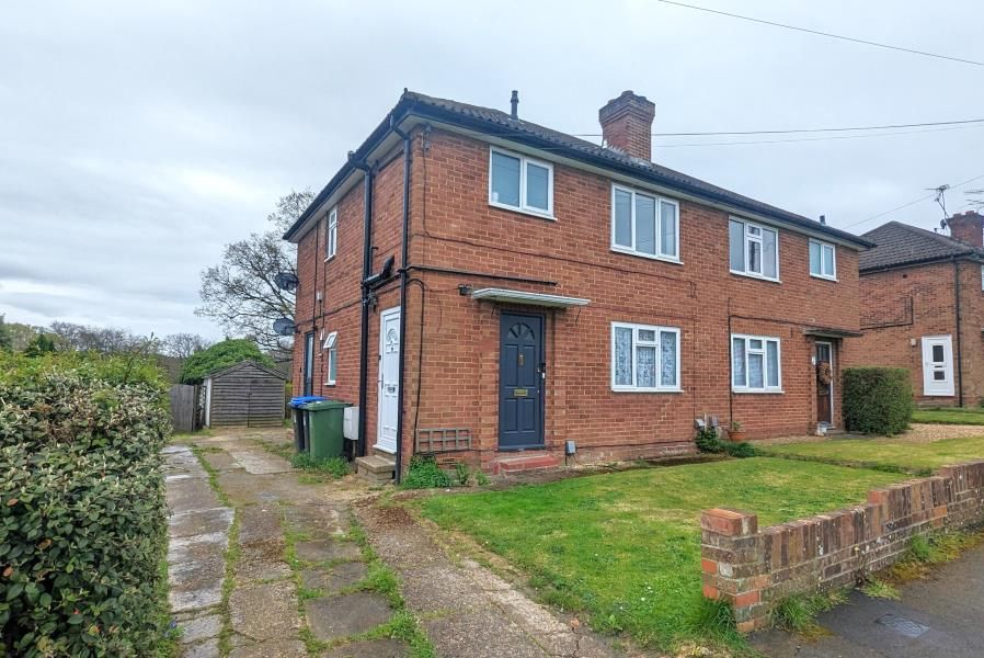 1 bed to rent in St Johns, Woking GU21, £1,250 pcm Zoopla