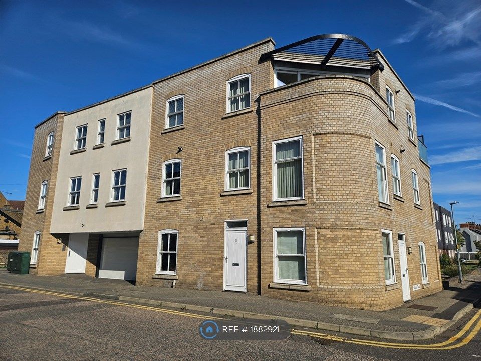 1 bed flat to rent in Mildmay Road, Chelmsford CM2, £1,150 pcm Zoopla