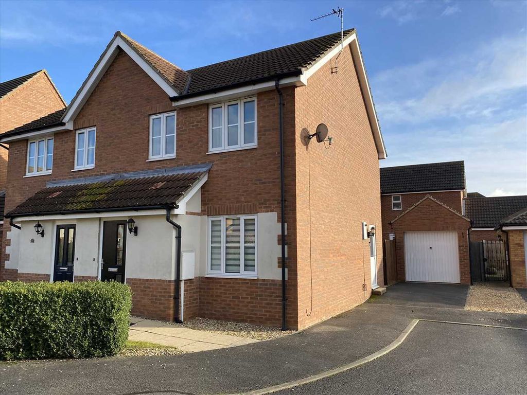 3 bed semidetached house to rent in Orchard Close, Billinghay, Lincoln