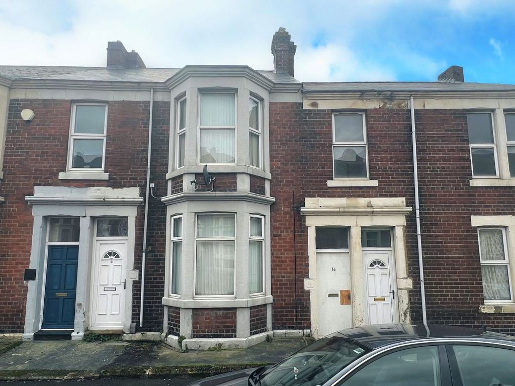 3 bed flat for sale in 16 Saltwell Place, Gateshead, Tyne And Wear NE8