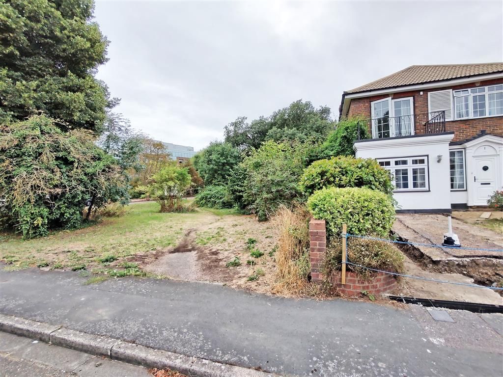 Land for sale in Chestnut Manor Close, Staines TW18 Zoopla