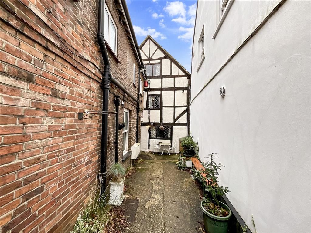 4 bed property for sale in Bell Street, Reigate, Surrey RH2 Zoopla