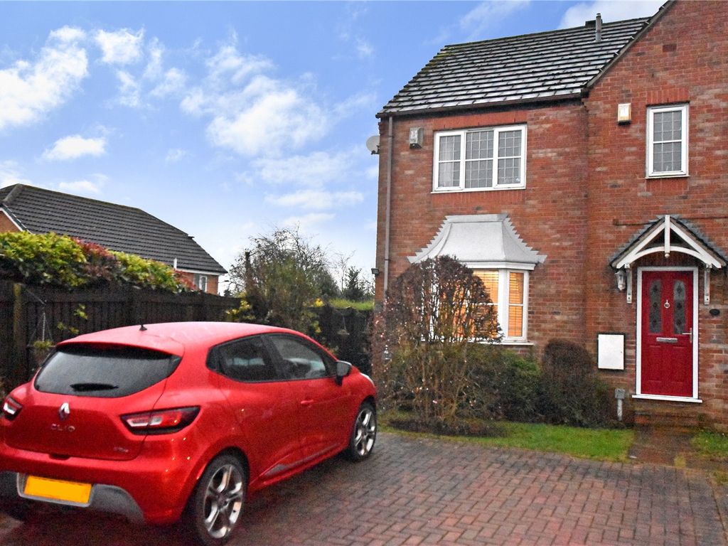 2 bed town house for sale in Reedsdale Avenue, Gildersome, Morley